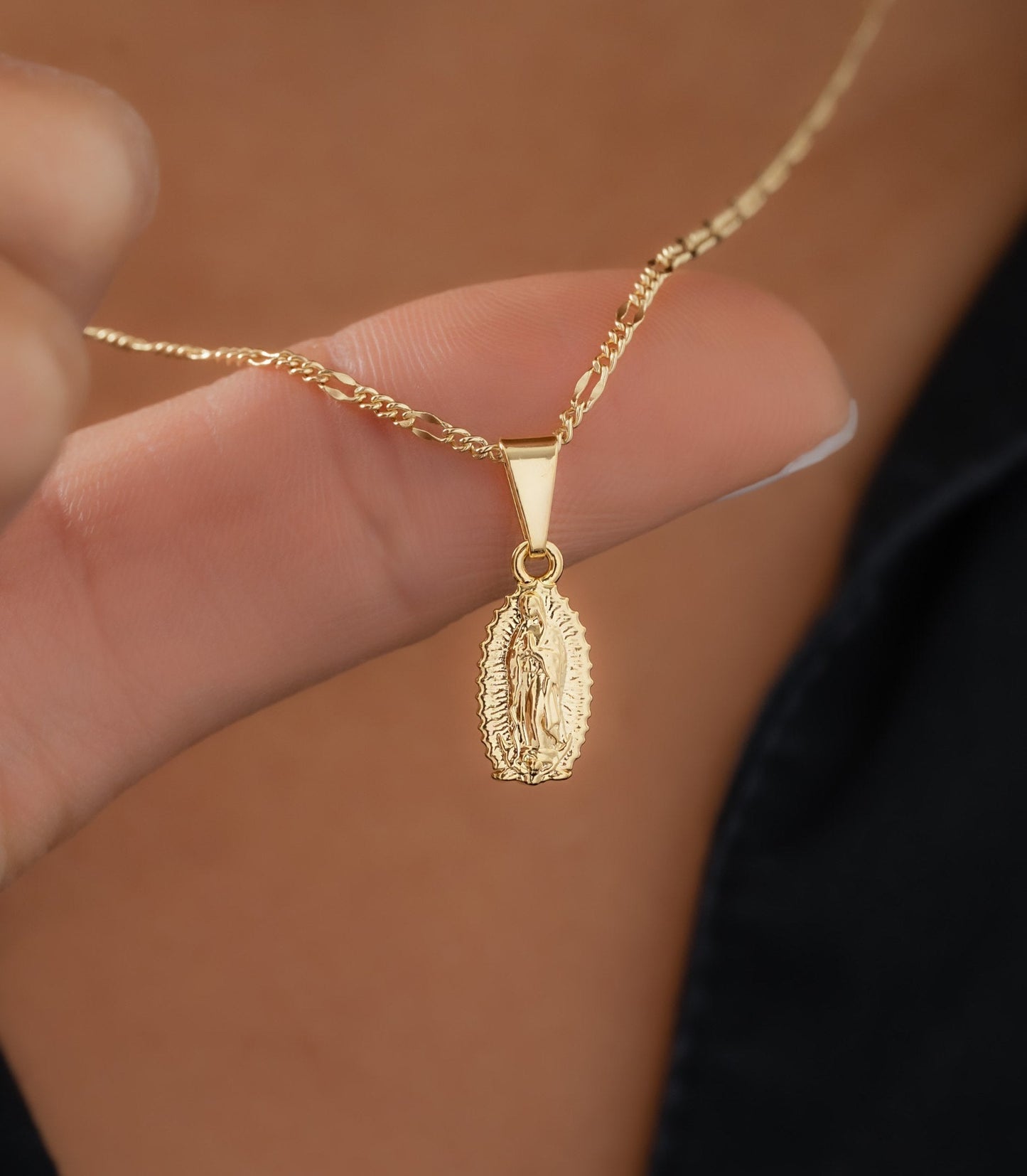 DIJE VIRGEN DE GUADALUPE FINITA 2 CM